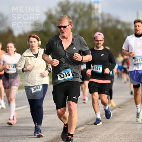 12.04.2026 - 45. Internationalen Wilhelmsburger Insellauf Dr. Thomas Lammeyer http://msf.ph/oto/9435964 12.04.2026 09:26:13 Laufen 3743, 3844, 3343, 4141, 2422 meine-sportfotos.de