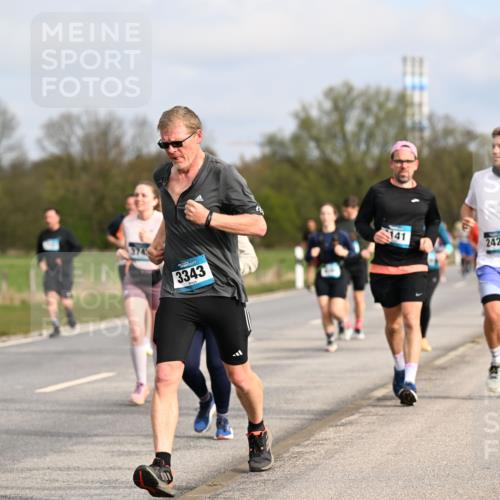 12.04.2026 - 45. Internationalen Wilhelmsburger Insellauf Dr. Thomas Lammeyer http://msf.ph/oto/9435966 12.04.2026 09:26:14 Laufen 3343, 141, 2422 meine-sportfotos.de