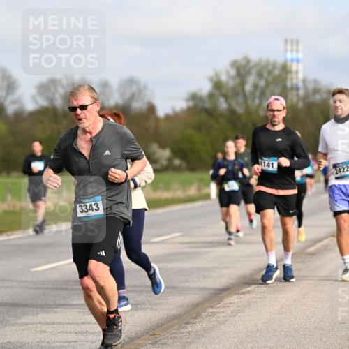 12.04.2026 - 45. Internationalen Wilhelmsburger Insellauf Dr. Thomas Lammeyer http://msf.ph/oto/9435968 12.04.2026 09:26:15 Laufen 3343, 4141, 2422 meine-sportfotos.de