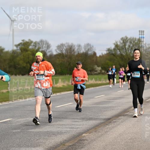 12.04.2026 - 45. Internationalen Wilhelmsburger Insellauf Dr. Thomas Lammeyer http://msf.ph/oto/9436006 12.04.2026 09:26:23 Laufen 370, 3622, 368, 2510, 2272, 57 meine-sportfotos.de