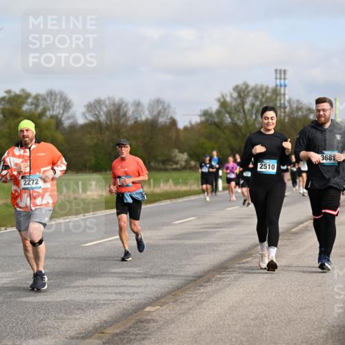 12.04.2026 - 45. Internationalen Wilhelmsburger Insellauf Dr. Thomas Lammeyer http://msf.ph/oto/9436008 12.04.2026 09:26:23 Laufen 2272, 2510, 3681 meine-sportfotos.de