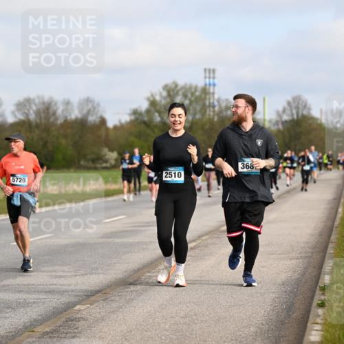 12.04.2026 - 45. Internationalen Wilhelmsburger Insellauf Dr. Thomas Lammeyer http://msf.ph/oto/9436011 12.04.2026 09:26:24 Laufen 2510, 5720, 368 meine-sportfotos.de