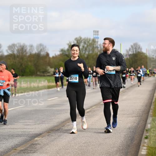 12.04.2026 - 45. Internationalen Wilhelmsburger Insellauf Dr. Thomas Lammeyer http://msf.ph/oto/9436013 12.04.2026 09:26:24 Laufen 5720, 2510, 350 meine-sportfotos.de