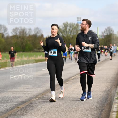 12.04.2026 - 45. Internationalen Wilhelmsburger Insellauf Dr. Thomas Lammeyer http://msf.ph/oto/9436017 12.04.2026 09:26:25 Laufen 5720, 2510, 3681 meine-sportfotos.de