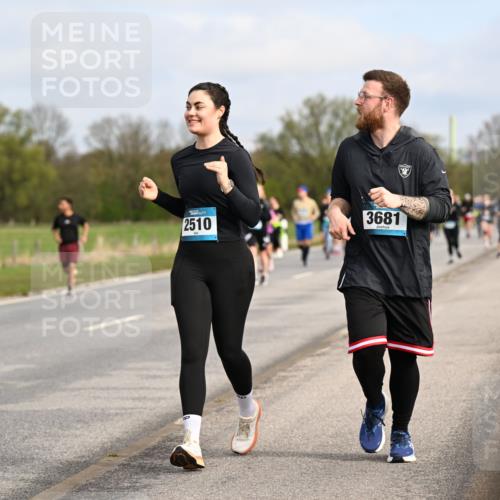 12.04.2026 - 45. Internationalen Wilhelmsburger Insellauf Dr. Thomas Lammeyer http://msf.ph/oto/9436022 12.04.2026 09:26:26 Laufen 5720, 2510, 3681 meine-sportfotos.de