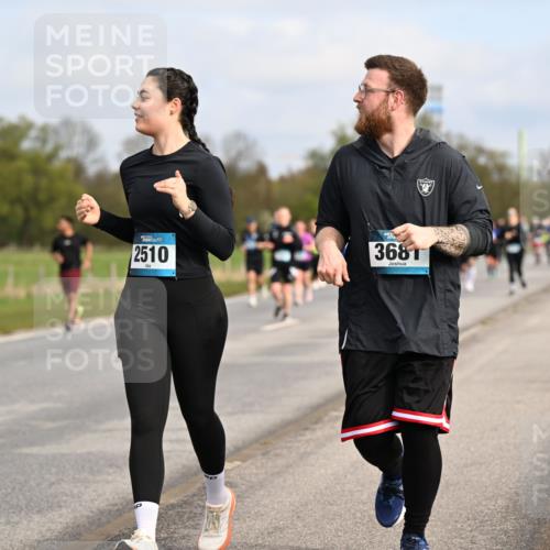 12.04.2026 - 45. Internationalen Wilhelmsburger Insellauf Dr. Thomas Lammeyer http://msf.ph/oto/9436027 12.04.2026 09:26:26 Laufen 2510, 3681 meine-sportfotos.de