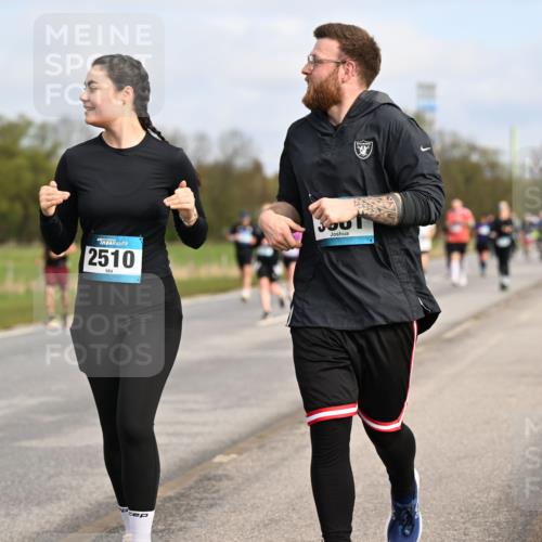 12.04.2026 - 45. Internationalen Wilhelmsburger Insellauf Dr. Thomas Lammeyer http://msf.ph/oto/9436029 12.04.2026 09:26:26 Laufen 2510 meine-sportfotos.de