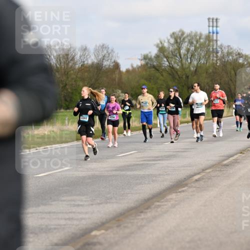 12.04.2026 - 45. Internationalen Wilhelmsburger Insellauf Dr. Thomas Lammeyer http://msf.ph/oto/9436032 12.04.2026 09:26:28 Laufen 3342, 4258, 2495, 2513, 5537, 260, 5842, 4326, 5700, 3333 meine-sportfotos.de
