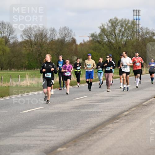 12.04.2026 - 45. Internationalen Wilhelmsburger Insellauf Dr. Thomas Lammeyer http://msf.ph/oto/9436035 12.04.2026 09:26:29 Laufen 4165, 3342, 4258, 2495, 370, 5842, 4326, 5537, 2513, 3295, 3333 meine-sportfotos.de