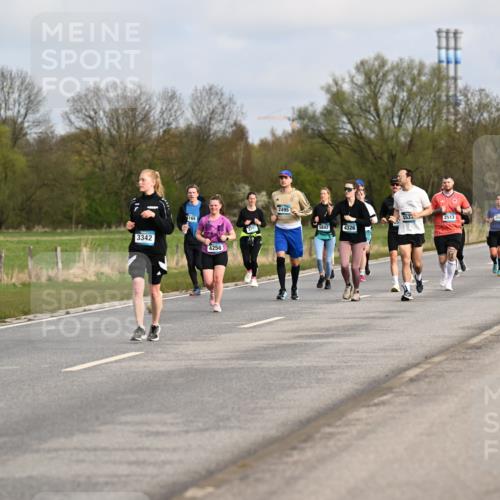 12.04.2026 - 45. Internationalen Wilhelmsburger Insellauf Dr. Thomas Lammeyer http://msf.ph/oto/9436036 12.04.2026 09:26:29 Laufen 3342, 165, 4258, 2495, 553, 2513, 2601, 5842, 4326, 5700, 33336, 3295 meine-sportfotos.de