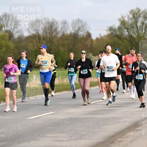 12.04.2026 - 45. Internationalen Wilhelmsburger Insellauf Dr. Thomas Lammeyer http://msf.ph/oto/9436055 12.04.2026 09:26:33 Laufen 4257, 4258, 4165, 2495, 5842, 4326, 253, 5537, 2548, 25, 3295, 3333 meine-sportfotos.de