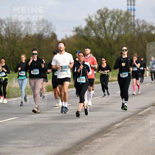 12.04.2026 - 45. Internationalen Wilhelmsburger Insellauf Dr. Thomas Lammeyer http://msf.ph/oto/9436060 12.04.2026 09:26:34 Laufen 4165, 2495, 370, 4326, 5842, 25, 5537, 3333, 3295, 5816 meine-sportfotos.de