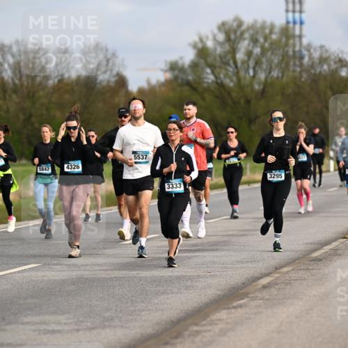 12.04.2026 - 45. Internationalen Wilhelmsburger Insellauf Dr. Thomas Lammeyer http://msf.ph/oto/9436061 12.04.2026 09:26:34 Laufen 165, 2495, 370, 5842, 4326, 5537, 3333, 3295, 5816 meine-sportfotos.de