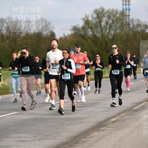 12.04.2026 - 45. Internationalen Wilhelmsburger Insellauf Dr. Thomas Lammeyer http://msf.ph/oto/9436063 12.04.2026 09:26:34 Laufen 5, 2495, 370, 5842, 4326, 5537, 3333, 2513, 3295, 5816 meine-sportfotos.de