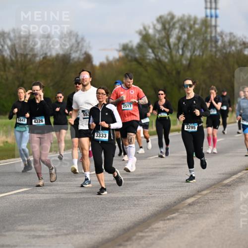 12.04.2026 - 45. Internationalen Wilhelmsburger Insellauf Dr. Thomas Lammeyer http://msf.ph/oto/9436064 12.04.2026 09:26:34 Laufen 2495, 370, 5842, 4326, 5, 553, 2513, 3333, 3295, 3818 meine-sportfotos.de