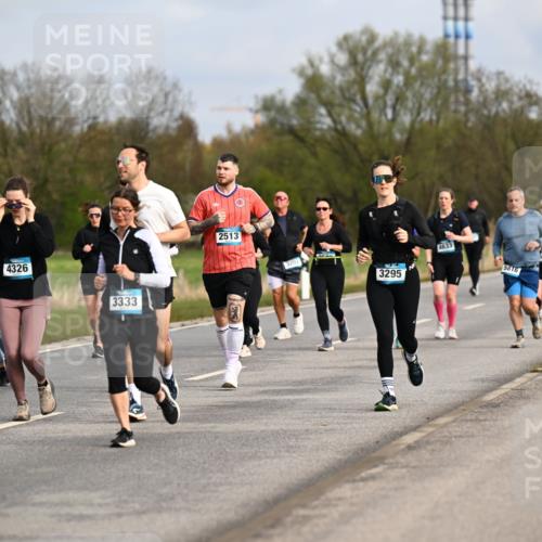 12.04.2026 - 45. Internationalen Wilhelmsburger Insellauf Dr. Thomas Lammeyer http://msf.ph/oto/9436066 12.04.2026 09:26:35 Laufen 370, 584, 4326, 3333, 2513, 3202, 3295, 4633, 5816, 5700 meine-sportfotos.de