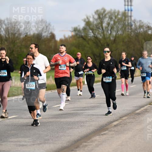 12.04.2026 - 45. Internationalen Wilhelmsburger Insellauf Dr. Thomas Lammeyer http://msf.ph/oto/9436067 12.04.2026 09:26:35 Laufen 370, 584, 4326, 3333, 2513, 3202, 2620, 3295, 4633, 5816, 700 meine-sportfotos.de