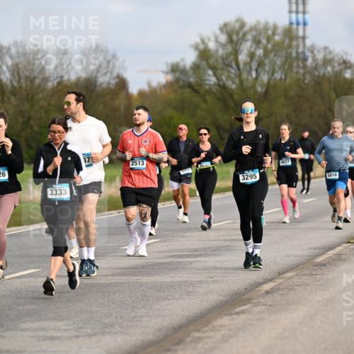 12.04.2026 - 45. Internationalen Wilhelmsburger Insellauf Dr. Thomas Lammeyer http://msf.ph/oto/9436068 12.04.2026 09:26:35 Laufen 370, 58, 4326, 3333, 2513, 2620, 3295, 4633, 5816 meine-sportfotos.de