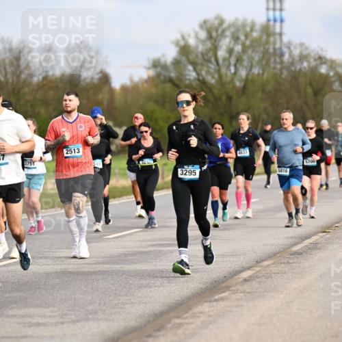 12.04.2026 - 45. Internationalen Wilhelmsburger Insellauf Dr. Thomas Lammeyer http://msf.ph/oto/9436072 12.04.2026 09:26:36 Laufen 5537, 3751, 2513, 548, 2620, 3295, 4633, 5816, 5700 meine-sportfotos.de