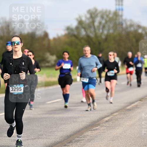 12.04.2026 - 45. Internationalen Wilhelmsburger Insellauf Dr. Thomas Lammeyer http://msf.ph/oto/9436087 12.04.2026 09:26:39 Laufen 3295 meine-sportfotos.de