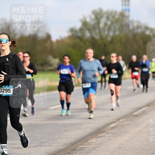 12.04.2026 - 45. Internationalen Wilhelmsburger Insellauf Dr. Thomas Lammeyer http://msf.ph/oto/9436089 12.04.2026 09:26:40 Laufen 3295, 244 meine-sportfotos.de