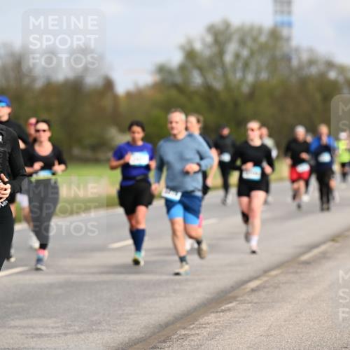 12.04.2026 - 45. Internationalen Wilhelmsburger Insellauf Dr. Thomas Lammeyer http://msf.ph/oto/9436092 12.04.2026 09:26:40 Laufen 3295 meine-sportfotos.de