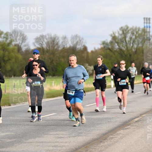 12.04.2026 - 45. Internationalen Wilhelmsburger Insellauf Dr. Thomas Lammeyer http://msf.ph/oto/9436095 12.04.2026 09:26:42 Laufen 95, 2548, 2620, 5816, 463, 5700 meine-sportfotos.de