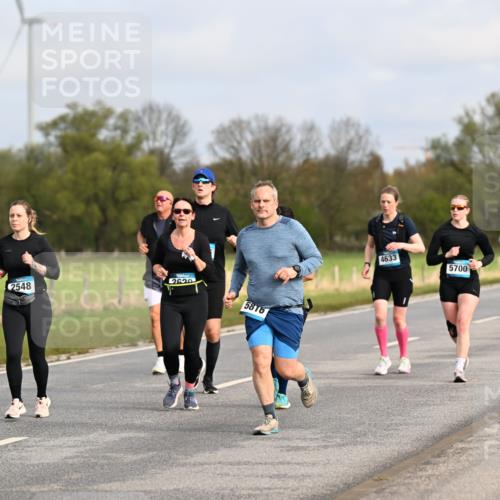 12.04.2026 - 45. Internationalen Wilhelmsburger Insellauf Dr. Thomas Lammeyer http://msf.ph/oto/9436100 12.04.2026 09:26:42 Laufen 2548, 2620, 5816, 4633, 5700 meine-sportfotos.de
