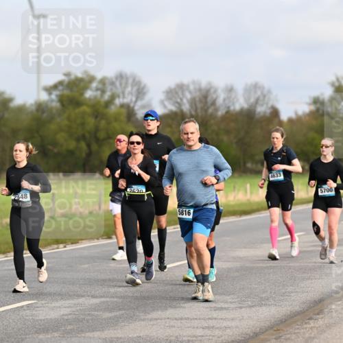 12.04.2026 - 45. Internationalen Wilhelmsburger Insellauf Dr. Thomas Lammeyer http://msf.ph/oto/9436101 12.04.2026 09:26:42 Laufen 3751, 2620, 2548, 5816, 4633, 5700 meine-sportfotos.de