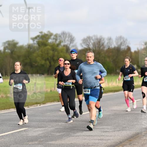 12.04.2026 - 45. Internationalen Wilhelmsburger Insellauf Dr. Thomas Lammeyer http://msf.ph/oto/9436102 12.04.2026 09:26:42 Laufen 2620, 3751, 2548, 5816, 4633, 5700 meine-sportfotos.de