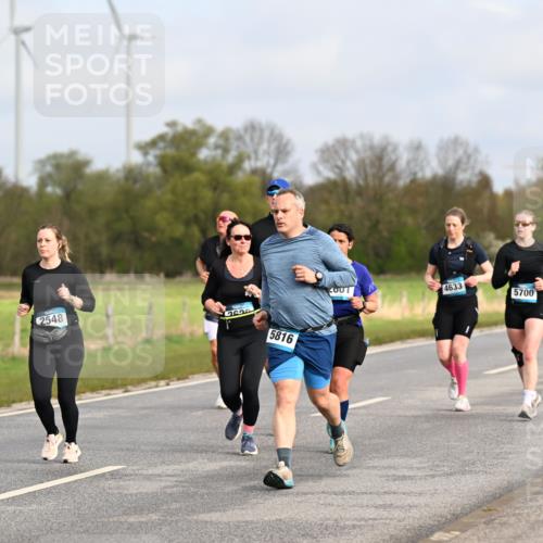 12.04.2026 - 45. Internationalen Wilhelmsburger Insellauf Dr. Thomas Lammeyer http://msf.ph/oto/9436103 12.04.2026 09:26:43 Laufen 2548, 5816, 2001, 4633, 5700 meine-sportfotos.de