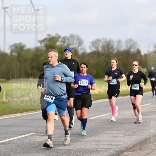 12.04.2026 - 45. Internationalen Wilhelmsburger Insellauf Dr. Thomas Lammeyer http://msf.ph/oto/9436108 12.04.2026 09:26:43 Laufen 2548, 5816, 2601, 4633, 5700 meine-sportfotos.de