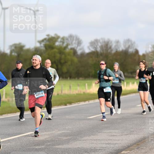 12.04.2026 - 45. Internationalen Wilhelmsburger Insellauf Dr. Thomas Lammeyer http://msf.ph/oto/9436154 12.04.2026 09:26:53 Laufen 2993, 4058, 4520, 3671 meine-sportfotos.de