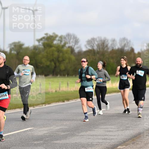 12.04.2026 - 45. Internationalen Wilhelmsburger Insellauf Dr. Thomas Lammeyer http://msf.ph/oto/9436160 12.04.2026 09:26:54 Laufen 28, 4058, 2864, 4520, 42, 3671, 3346 meine-sportfotos.de