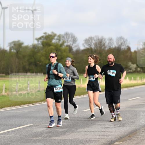 12.04.2026 - 45. Internationalen Wilhelmsburger Insellauf Dr. Thomas Lammeyer http://msf.ph/oto/9436168 12.04.2026 09:26:55 Laufen 2864, 4520, 4232, 3671, 3346 meine-sportfotos.de