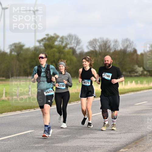 12.04.2026 - 45. Internationalen Wilhelmsburger Insellauf Dr. Thomas Lammeyer http://msf.ph/oto/9436171 12.04.2026 09:26:55 Laufen 64, 4520, 4232, 3671, 3346, 4707 meine-sportfotos.de