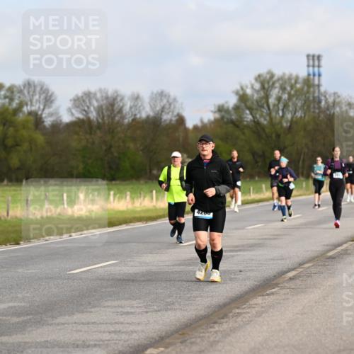 12.04.2026 - 45. Internationalen Wilhelmsburger Insellauf Dr. Thomas Lammeyer http://msf.ph/oto/9436190 12.04.2026 09:26:59 Laufen 4 meine-sportfotos.de