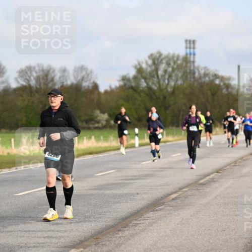 12.04.2026 - 45. Internationalen Wilhelmsburger Insellauf Dr. Thomas Lammeyer http://msf.ph/oto/9436200 12.04.2026 09:27:01 Laufen 4286 meine-sportfotos.de