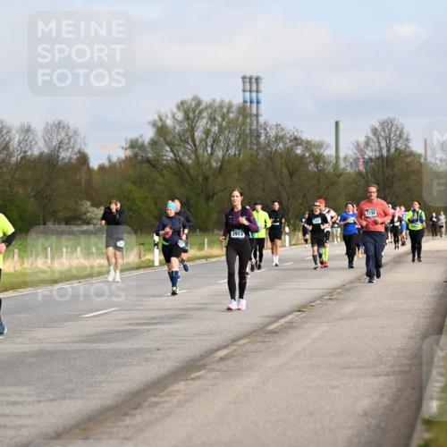 12.04.2026 - 45. Internationalen Wilhelmsburger Insellauf Dr. Thomas Lammeyer http://msf.ph/oto/9436205 12.04.2026 09:27:02 Laufen 3913, 2230 meine-sportfotos.de