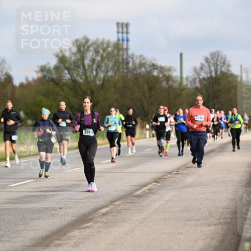 12.04.2026 - 45. Internationalen Wilhelmsburger Insellauf Dr. Thomas Lammeyer http://msf.ph/oto/9436208 12.04.2026 09:27:03 Laufen 3913, 2230 meine-sportfotos.de