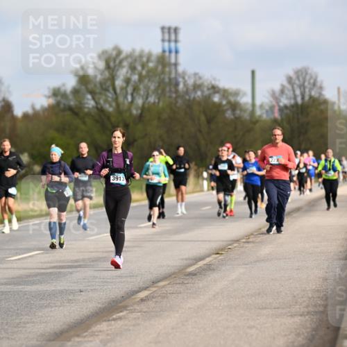 12.04.2026 - 45. Internationalen Wilhelmsburger Insellauf Dr. Thomas Lammeyer http://msf.ph/oto/9436209 12.04.2026 09:27:04 Laufen 3913 meine-sportfotos.de