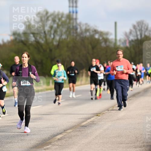 12.04.2026 - 45. Internationalen Wilhelmsburger Insellauf Dr. Thomas Lammeyer http://msf.ph/oto/9436219 12.04.2026 09:27:05 Laufen 3913, 2230 meine-sportfotos.de