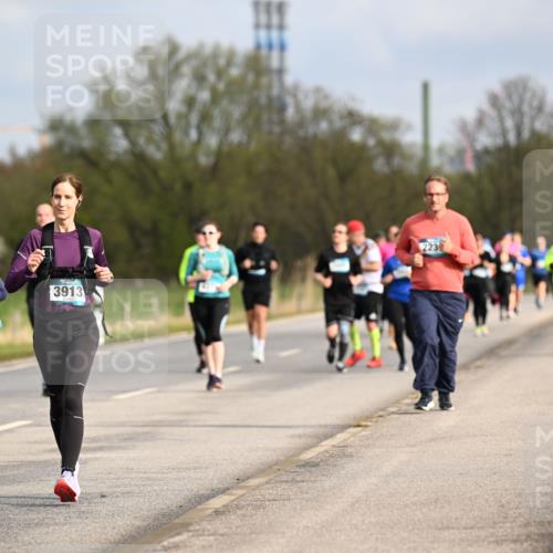 12.04.2026 - 45. Internationalen Wilhelmsburger Insellauf Dr. Thomas Lammeyer http://msf.ph/oto/9436223 12.04.2026 09:27:06 Laufen 3913, 223 meine-sportfotos.de