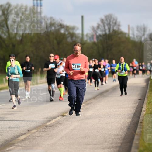 12.04.2026 - 45. Internationalen Wilhelmsburger Insellauf Dr. Thomas Lammeyer http://msf.ph/oto/9436228 12.04.2026 09:27:07 Laufen 2230 meine-sportfotos.de