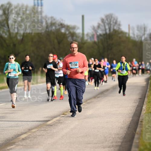 12.04.2026 - 45. Internationalen Wilhelmsburger Insellauf Dr. Thomas Lammeyer http://msf.ph/oto/9436230 12.04.2026 09:27:07 Laufen 4371, 2230 meine-sportfotos.de