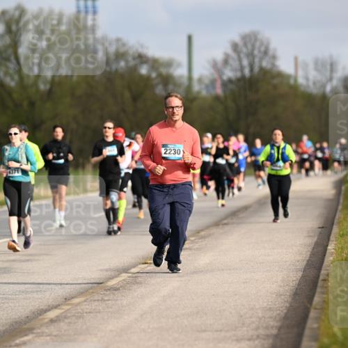 12.04.2026 - 45. Internationalen Wilhelmsburger Insellauf Dr. Thomas Lammeyer http://msf.ph/oto/9436233 12.04.2026 09:27:08 Laufen 2230 meine-sportfotos.de