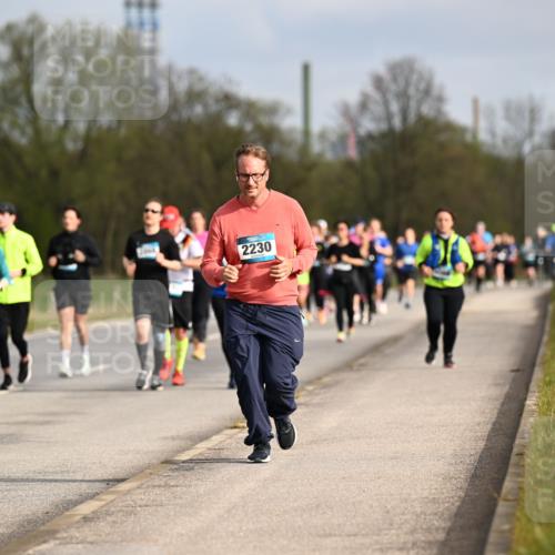 12.04.2026 - 45. Internationalen Wilhelmsburger Insellauf Dr. Thomas Lammeyer http://msf.ph/oto/9436241 12.04.2026 09:27:09 Laufen 4371, 2230 meine-sportfotos.de