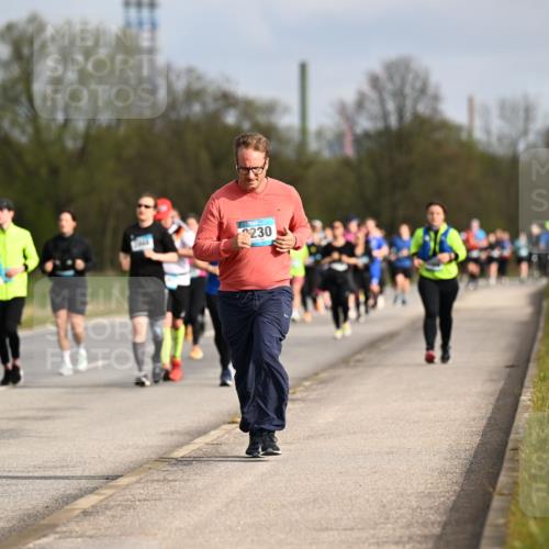 12.04.2026 - 45. Internationalen Wilhelmsburger Insellauf Dr. Thomas Lammeyer http://msf.ph/oto/9436242 12.04.2026 09:27:09 Laufen 4371, 230 meine-sportfotos.de