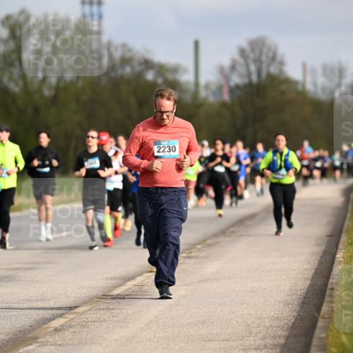 12.04.2026 - 45. Internationalen Wilhelmsburger Insellauf Dr. Thomas Lammeyer http://msf.ph/oto/9436243 12.04.2026 09:27:09 Laufen 2230 meine-sportfotos.de