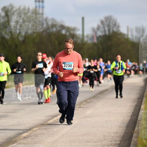 12.04.2026 - 45. Internationalen Wilhelmsburger Insellauf Dr. Thomas Lammeyer http://msf.ph/oto/9436244 12.04.2026 09:27:09 Laufen 4371, 2230 meine-sportfotos.de